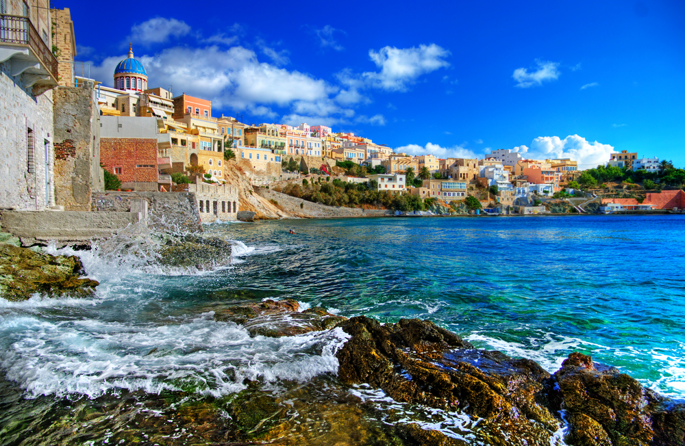 Discover Greece’s must-see destinations, including Athens, Santorini, Crete, and the Greek Islands