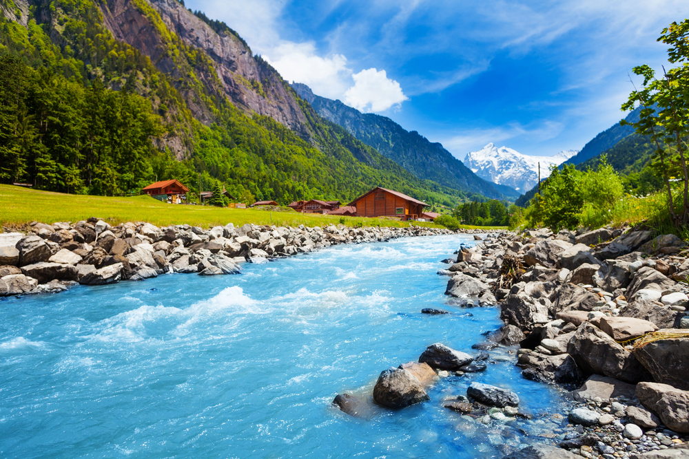 Explore the top destinations in Switzerland, from the scenic Alps in Zermatt and Interlaken, the charming city of Lucerne, the luxurious lakeside town of Montreux, to the cultural richness of Bern and Geneva